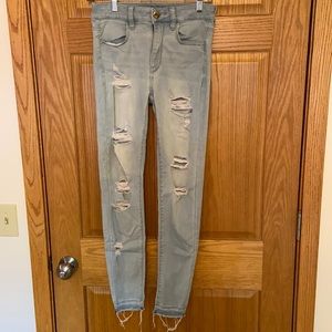 American eagle light wash ripped jeans